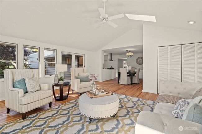 Building Photo - Spacious rambler-style 4 bed 2 bath house in Edmonds