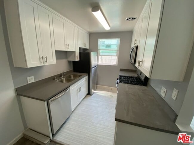 Building Photo - 1732 N Harvard Blvd