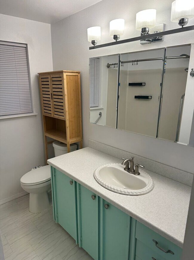 Building Photo - 3735 N Baltimore St