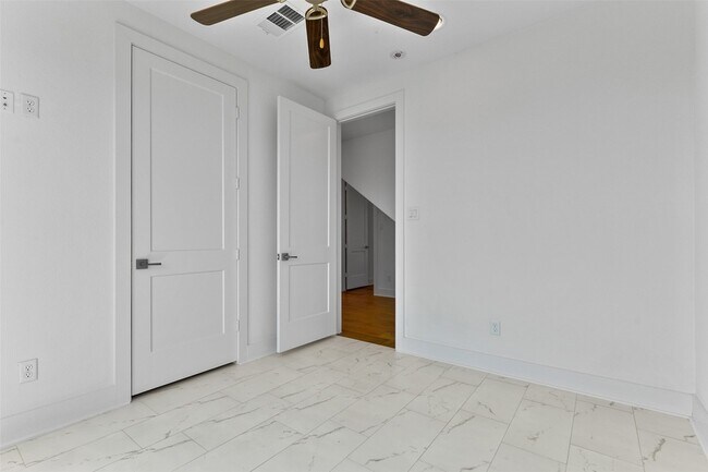 Building Photo - 4006 Fort Bend Dr