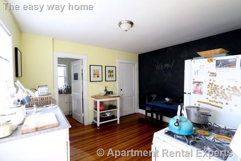 Building Photo - 56 Standish St