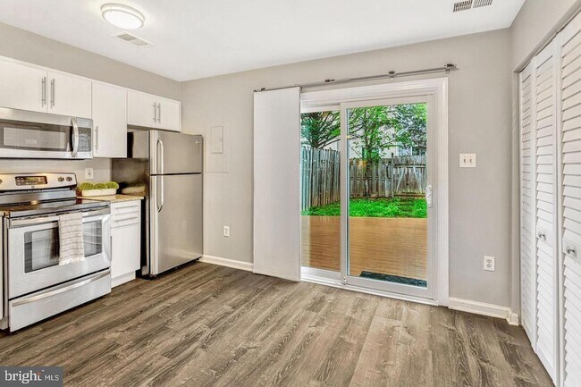 Building Photo - 12163 Presidio Way