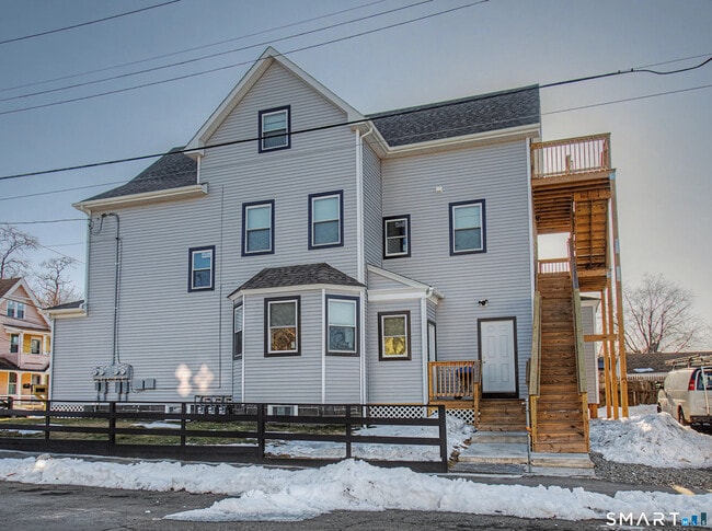 Building Photo - 144 Cottage St