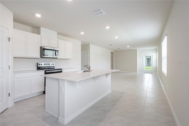 Building Photo - 3302 Pine Lily Ave