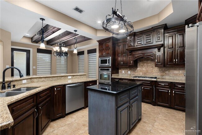 Building Photo - 1320 Manzano Ln