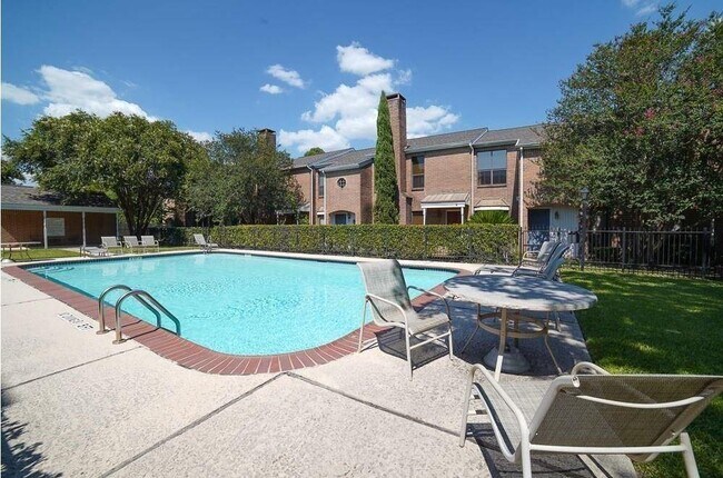 Building Photo - 12550 Piping Rock Dr
