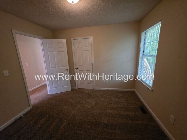 Building Photo - 6322 Hillview Ln