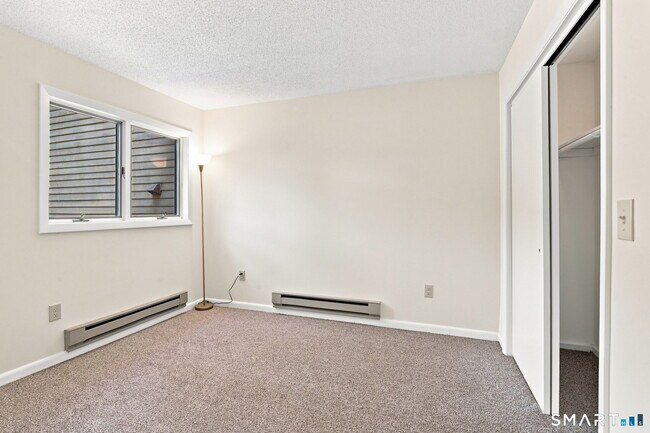 Building Photo - 44 Tolland Ave