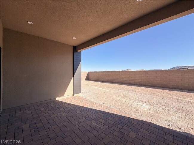 Building Photo - 10761 Canyon Bloom Dr