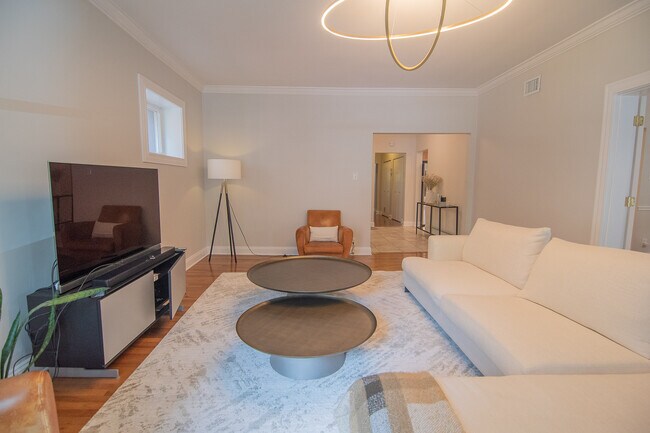 Building Photo - 5811 N Winthrop Ave