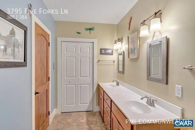 Building Photo - 3795 Five Forks Ln