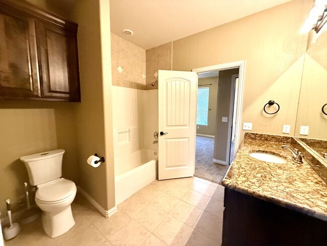 Building Photo - 414 Hidden Path