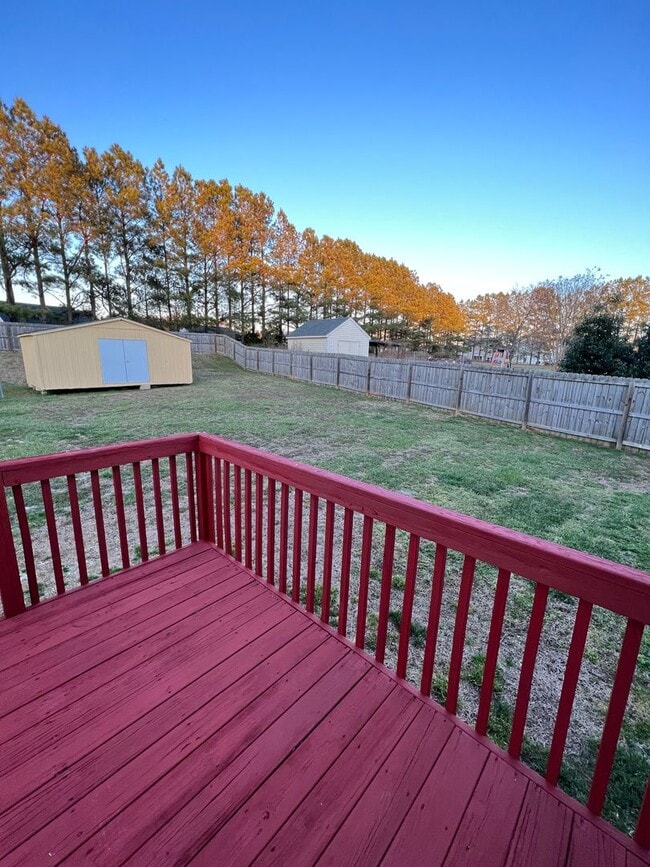 Building Photo - Beautiful 3 bed Ranch on Half an Acre with...