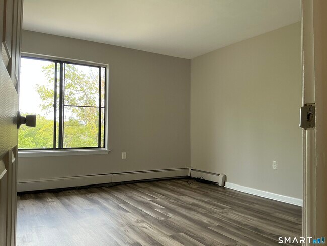 Building Photo - 2315 Cromwell Hills Dr