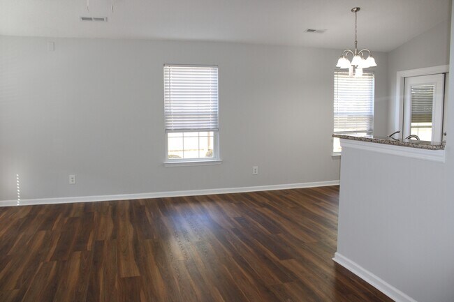 Building Photo - 312 Evening Star Dr