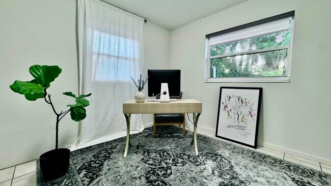 Building Photo - 3403 Hi St