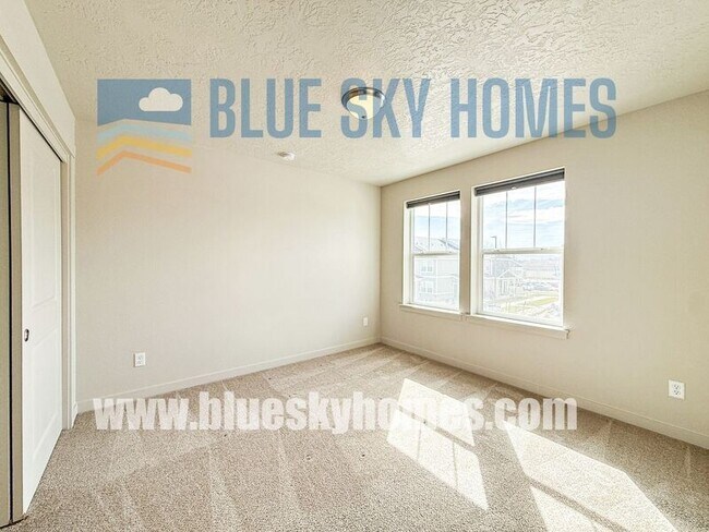 Building Photo - 2312 E Spice Lp