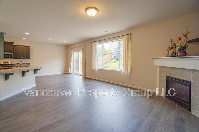 Building Photo - 2733 S Red Tail Loop