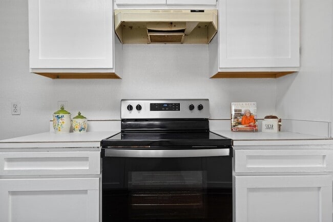 Building Photo - 324 Nita Ln