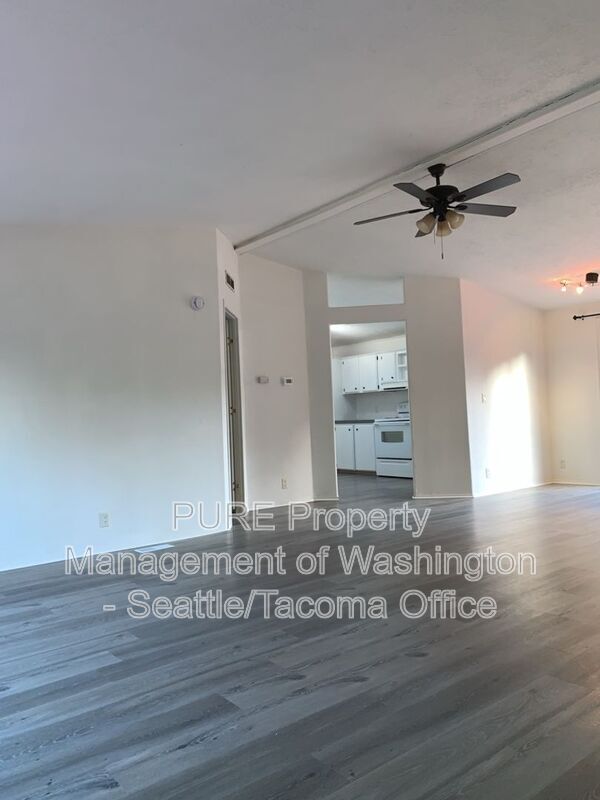 Building Photo - 16008 34th St E