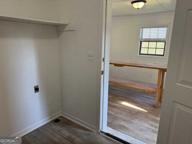 Building Photo - 731 Moon Bridge Rd