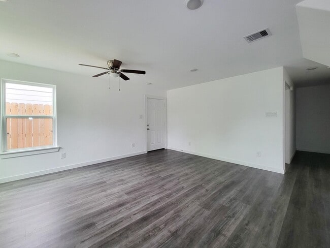 Building Photo - 8122 Sterlingshire St