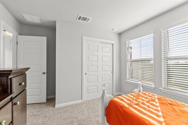 Building Photo - 1825 Harvest Knoll Ln