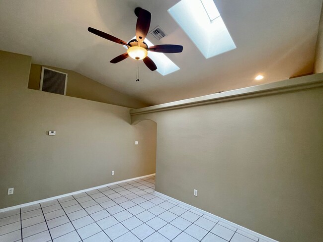 Building Photo - Yuma Meadows Condo