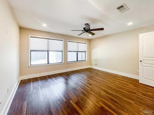 Building Photo - 3300 N Sugartree St