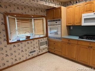 Building Photo - 73 Peconic St