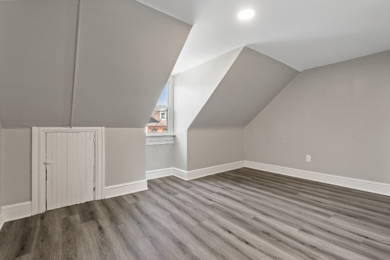 Building Photo - 249 N Mulberry St