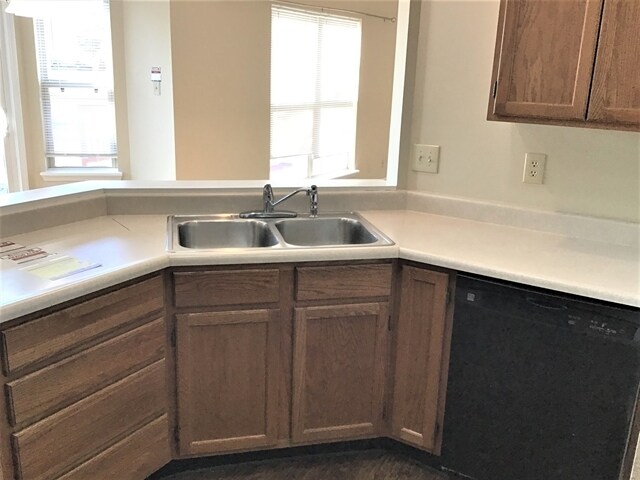 Building Photo - 1131 Clark Dr