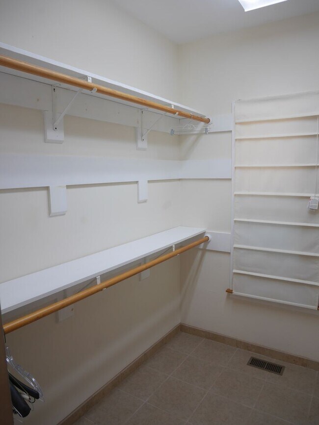 Building Photo - 36 Harborview Rd