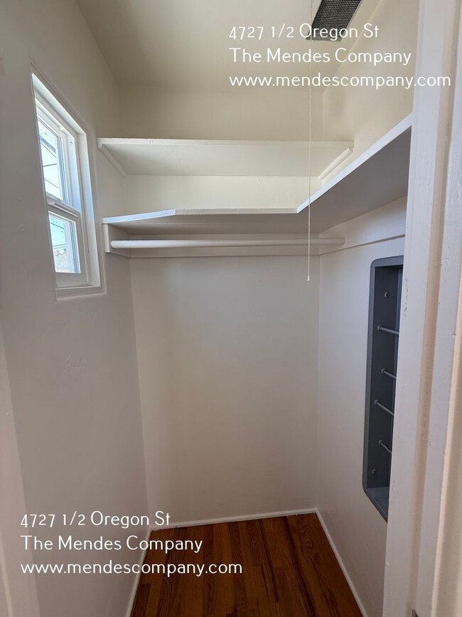 Building Photo - 4727 1/2 Oregon St.-