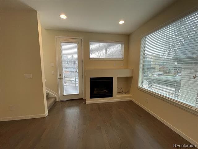 Building Photo - 1883 Vine St