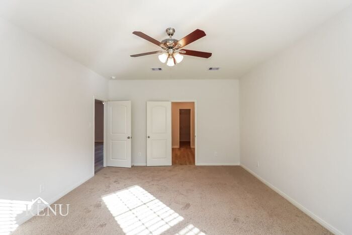 Building Photo - 10445 Sweetwater Creek Dr