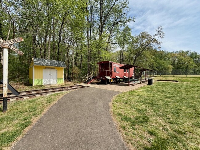 Building Photo - 5736 8th Rd N