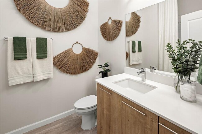 Building Photo - 5256 International Dr