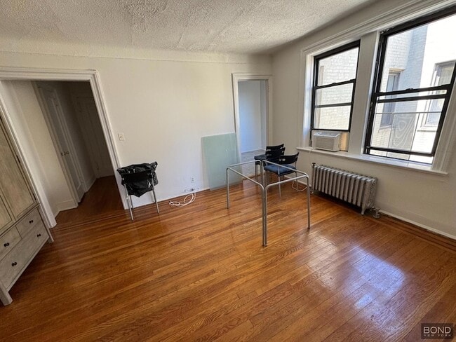 Building Photo - 32-15 35th St