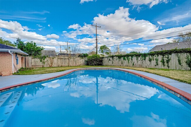 Building Photo - 5007 Cheena Dr