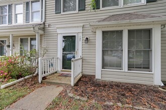 Building Photo - 127 Sterling Ct