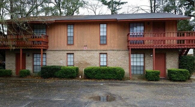 Primary Photo - 157 Locke St