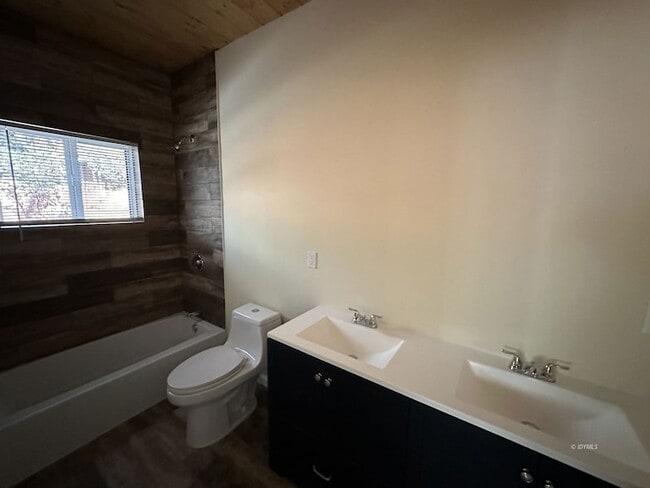Building Photo - 52810 Sugar Pine Dr