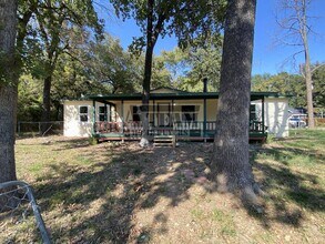Building Photo - Fully Remodeled 3 Bed 2 Bath on Large lot.