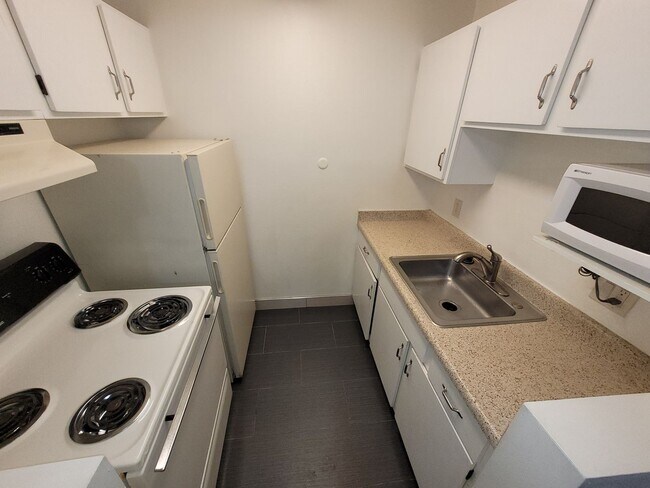 Building Photo - The Ashcroft-B: 1-Bed/ 1-Bath Upgraded Apartment