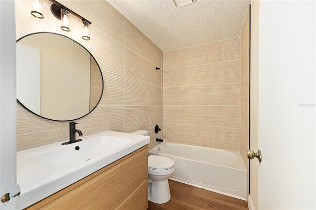 Building Photo - 3025 SE 55th Ave