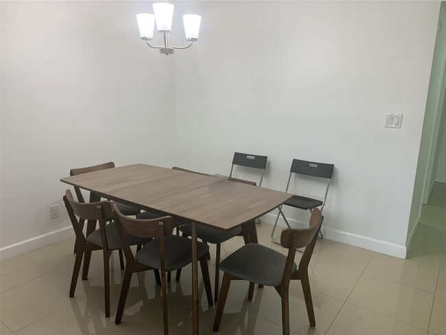 Building Photo - 2940 N Course Dr