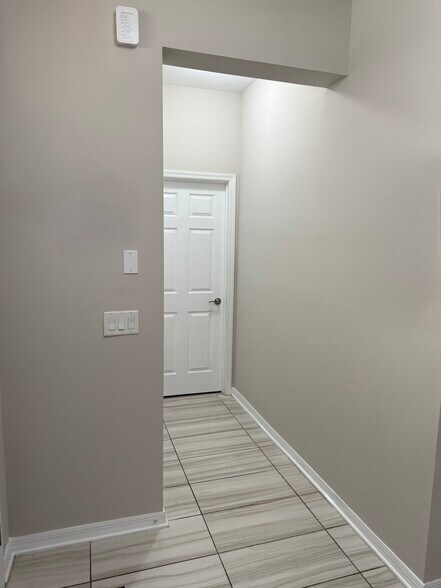 Building Photo - 30086 Southwell Ln