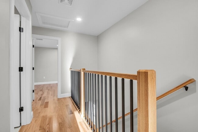 Building Photo - 88 Main St