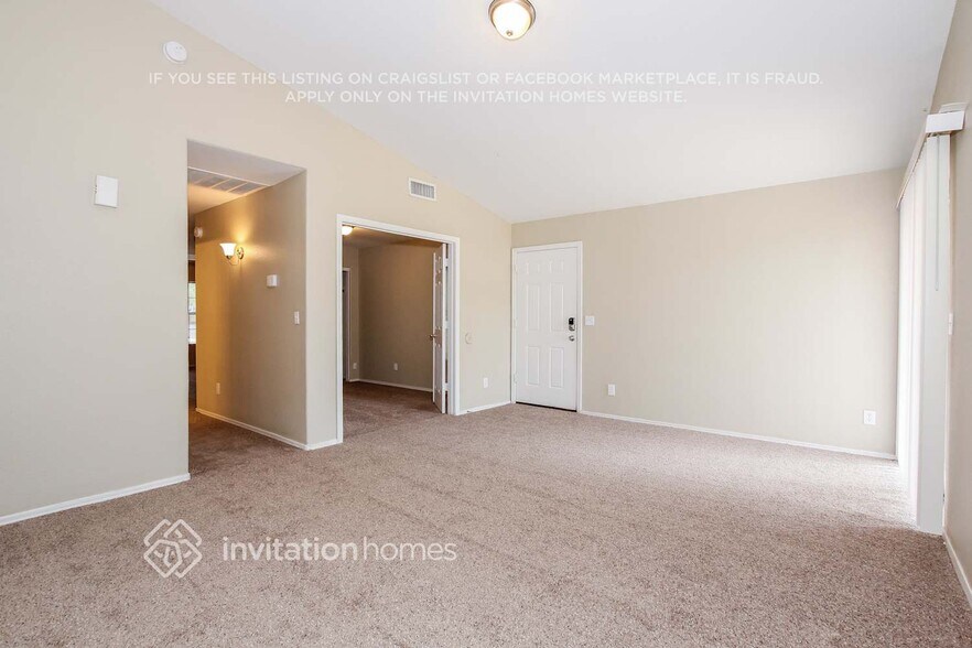 Building Photo - 11234 N 81st Ave